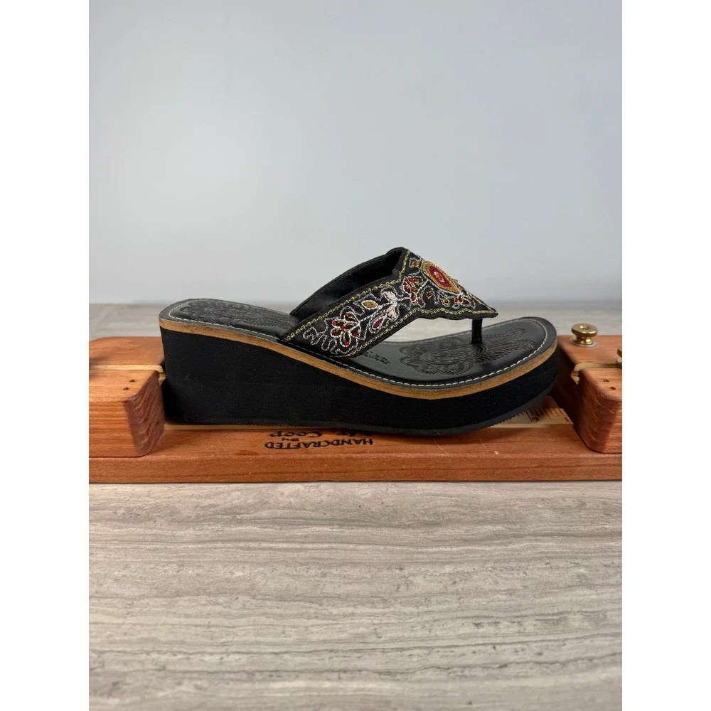 Skechers Somethin Else Vintage Y2K Boho Embroidered Leather Wedge Sandals 8.5